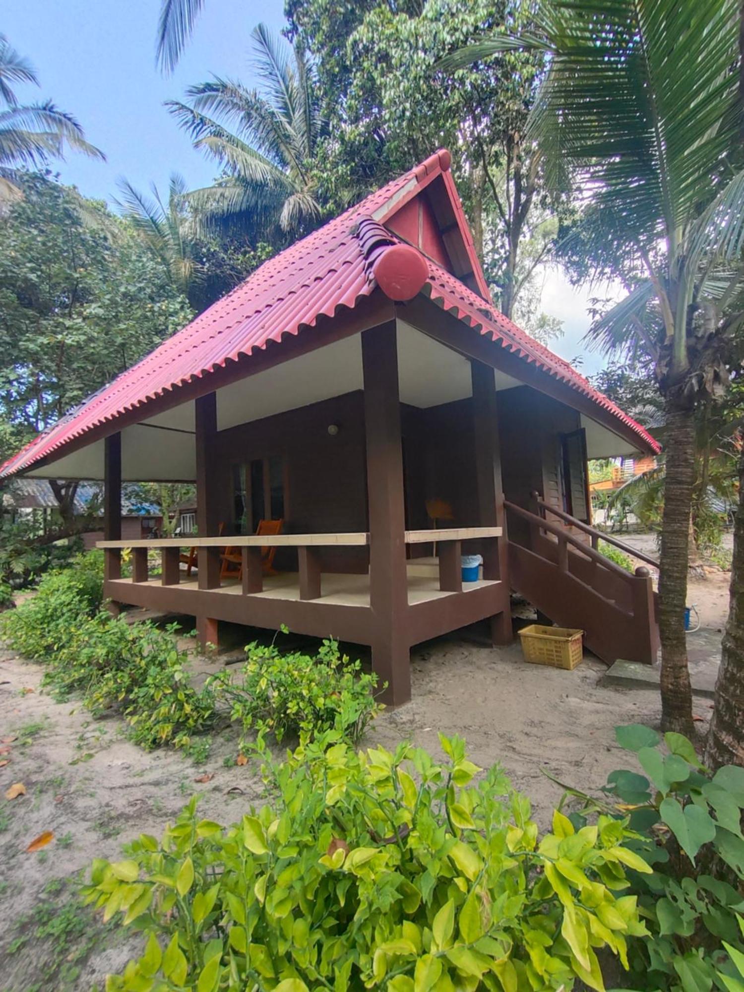 Phayam Coconut Beach Resort Koh Phayam Extérieur photo