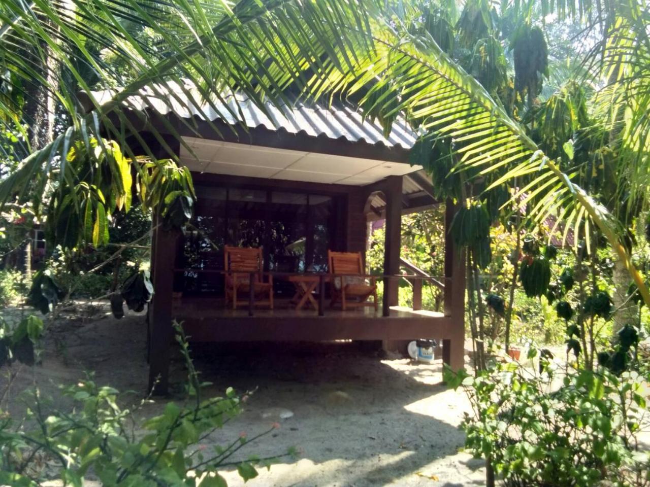 Phayam Coconut Beach Resort Koh Phayam Extérieur photo